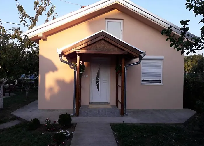 Airport Apartment T&T
